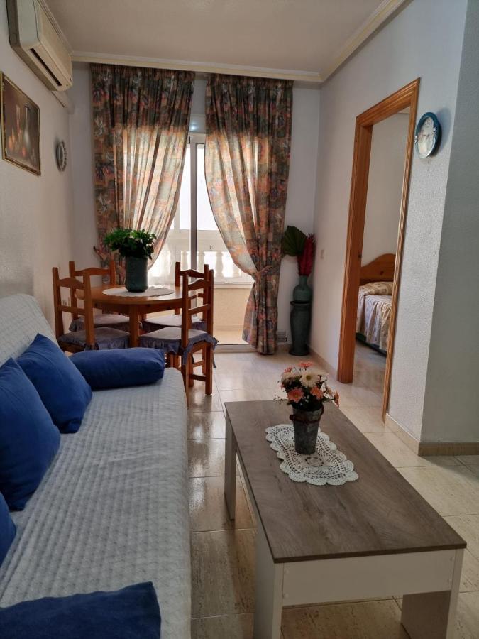 Gemuetliche Ferienwohnung In Torrevieja Ca100M Vom Strand Playa Del Cura Entfernt Екстериор снимка